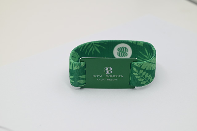 和接觸式IC卡相比，非接觸式卡有什么樣的優點？